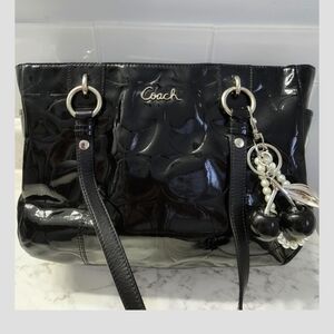 COACH Y2K Black Patent Leather Tote. Gorgeous Shoulder Bag